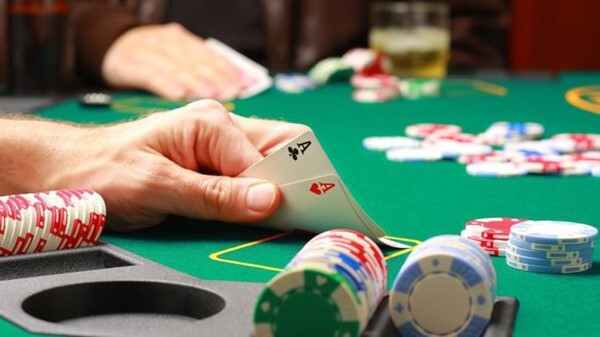 Tổng hợp những sai lầm khi Bluff trong Poker